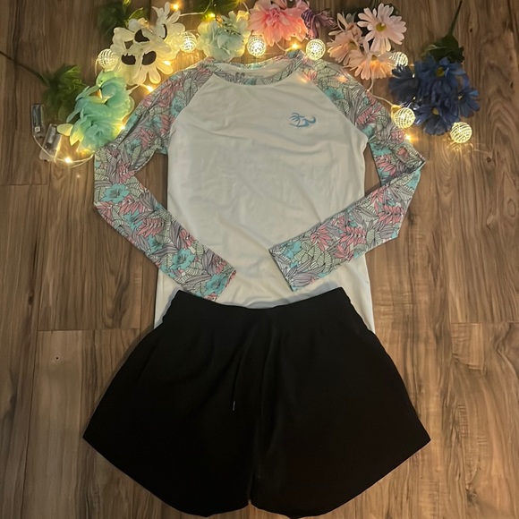 Hondua Other - Surfing Top and Shorts Set